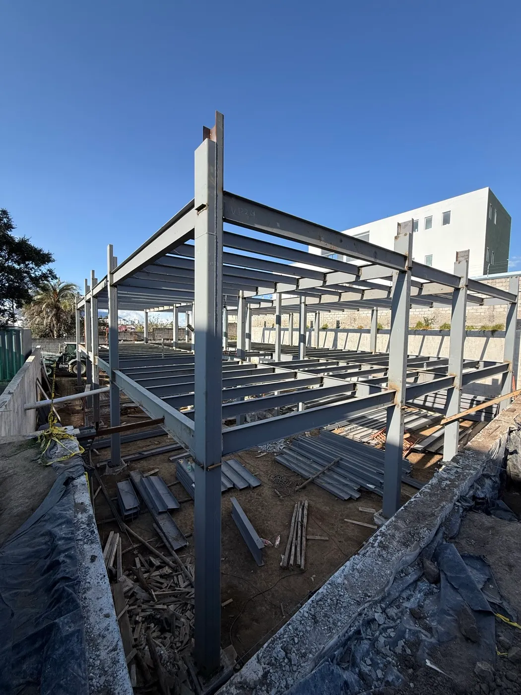Estructura metálica de una obra de Construvid en construcción