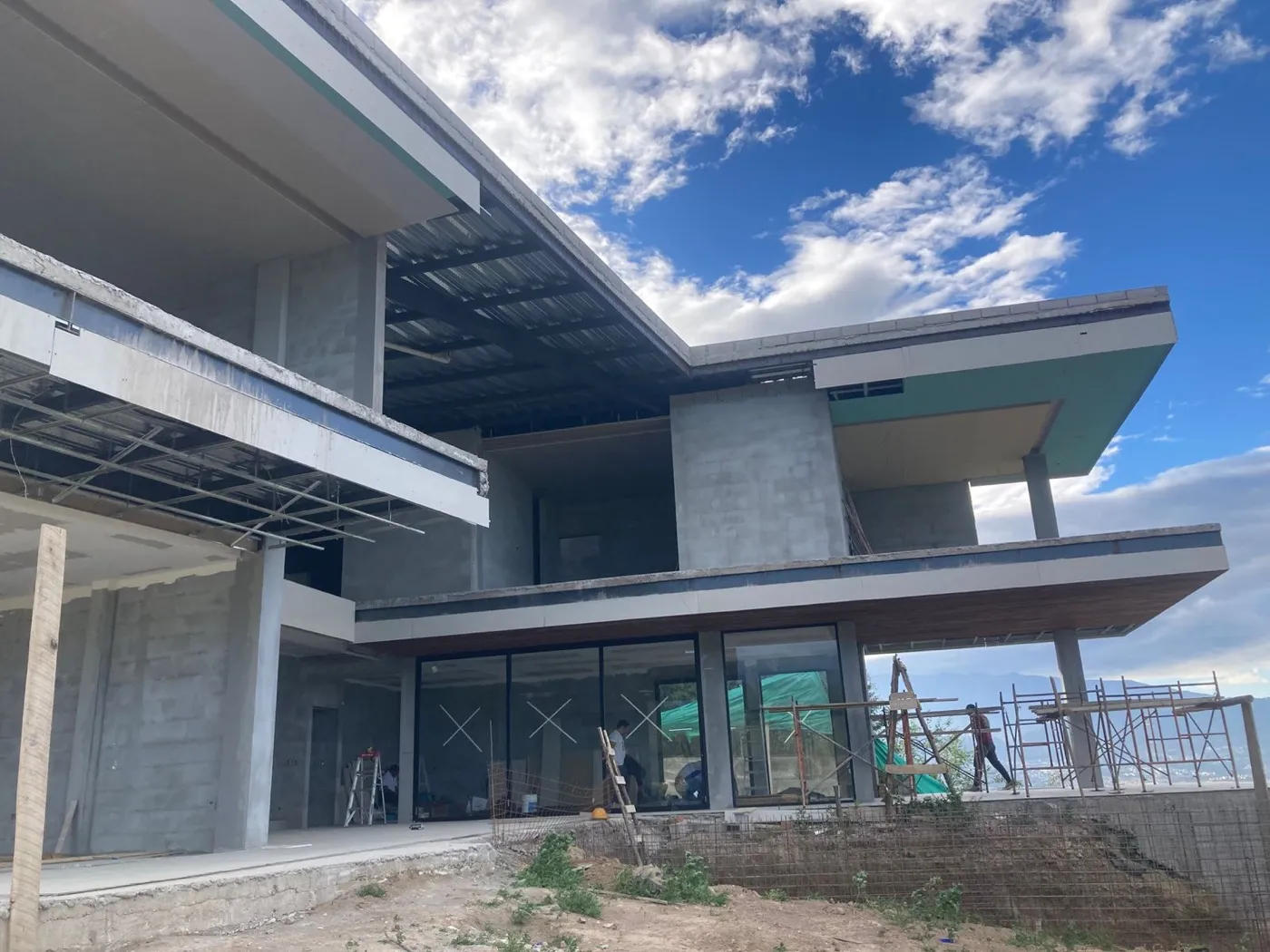 Fachada de una vivienda contemporánea construida por Construvid